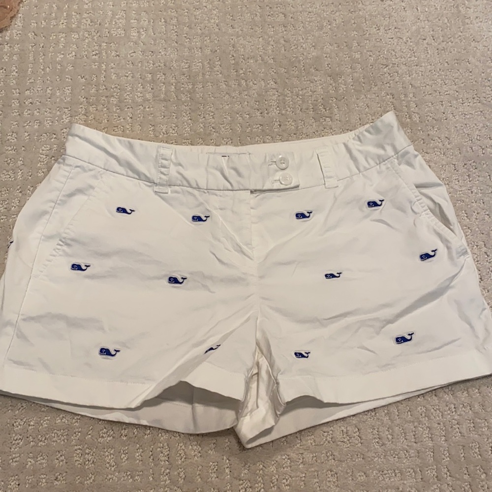 Vineyard vines white shorts